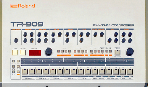 Roland TR-909, вид спереди